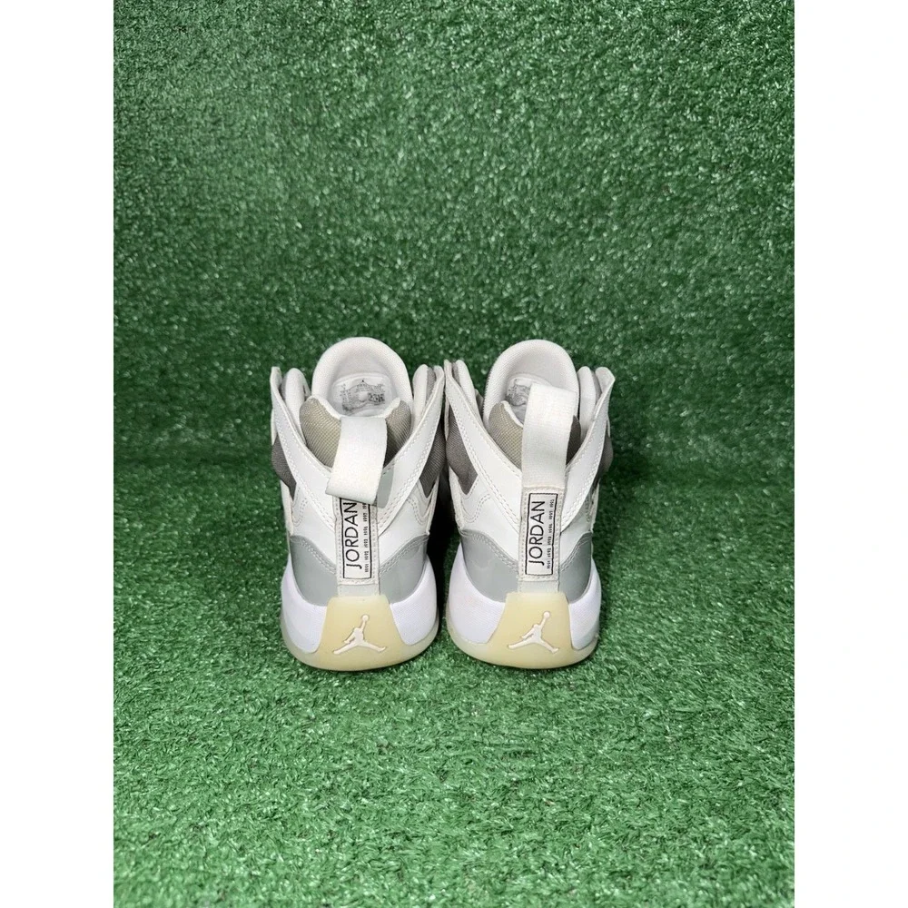 Air Jordan Jumpman Two Trey Women Size 7  White Grey Basketball Shoes DR9631-002